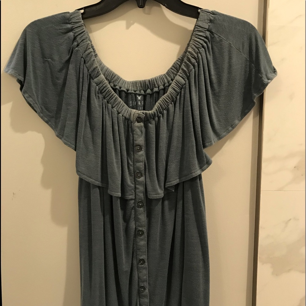 American eagle off the shoulder top